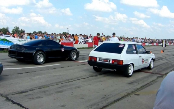 Toyota Supra Vs. Vaz 2108